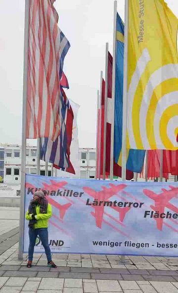 Teilnehmer*innen am Stand beim Aktionstag